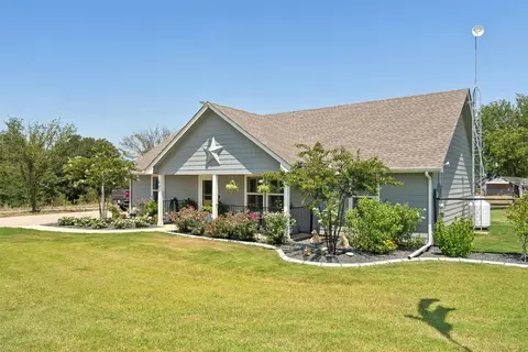 909 Erwin Rd, Poolville, TX 76487