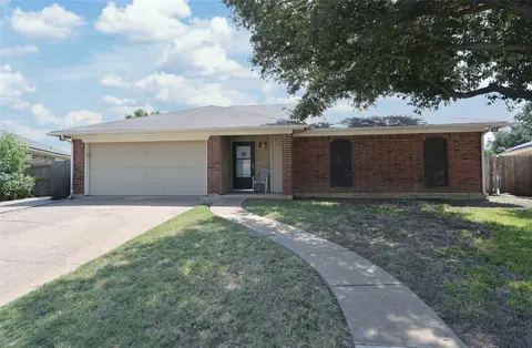 6313 Hunters Glen Dr, Watauga, TX 76148