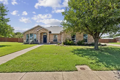 4633 Hunter Ridge Dr, Midlothian, TX 76065