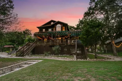 1209 Comanche Cove Dr, Granbury, TX 76048