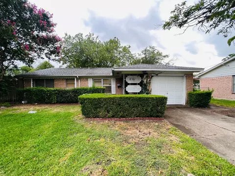 616 Fairview Dr, Richardson, TX 75081