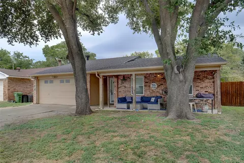 6512 Scarborough Pl, North Richland Hills, TX 76182