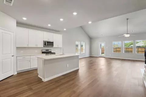 10637 Tuccenen Dr, Fort Worth, TX 76179