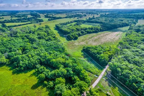 000 E Graybottom, Tom Bean, TX 75495