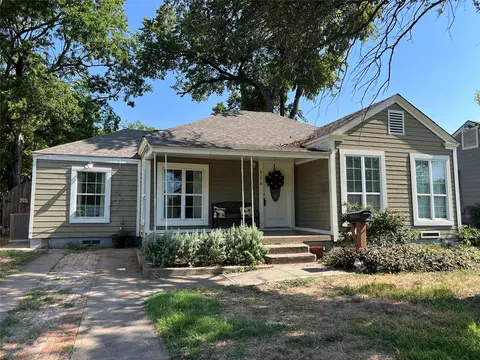 914 Oak St, Grand Prairie, TX 75050