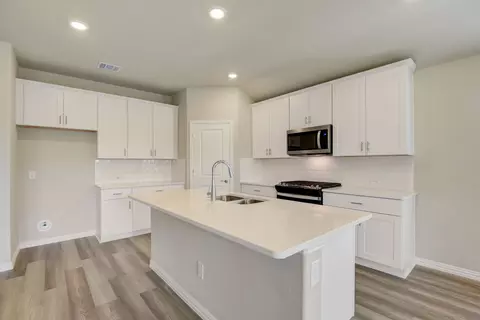 10621 Tuccenen Dr, Fort Worth, TX 76179
