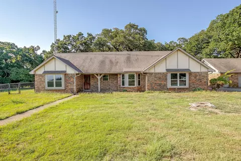 451 Willow Creek Ln, Springtown, TX 76082