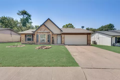 220 E Grubb Dr, Mesquite, TX 75149
