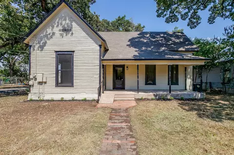 601 S Robinson St, Cleburne, TX 76031