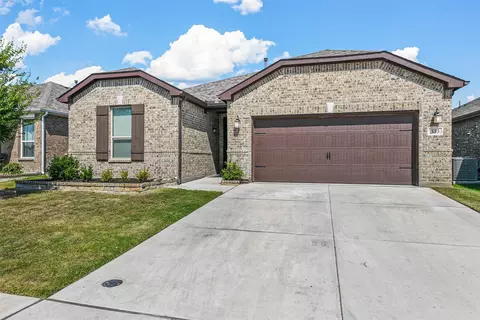 333 Wild Onion Ln, Fort Worth, TX 76131