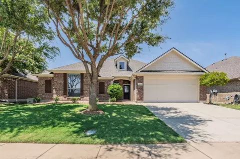 10641 Devinstone Dr, Fort Worth, TX 76177