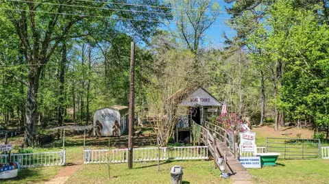 200 W W Byu, Jefferson, TX 75657