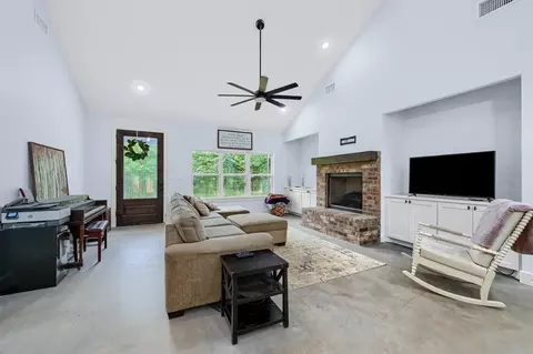 958 Arthur Rd, Denison, TX 75021 photo 6