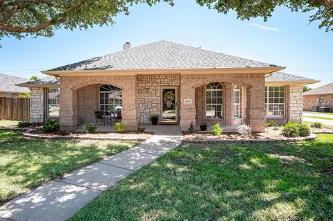 2610 Chapel Hill Dr, Rowlett, TX 75088