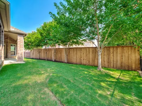Exterior - 7000 Edwards Rd, Denton, TX 76208 photo 6 of 10