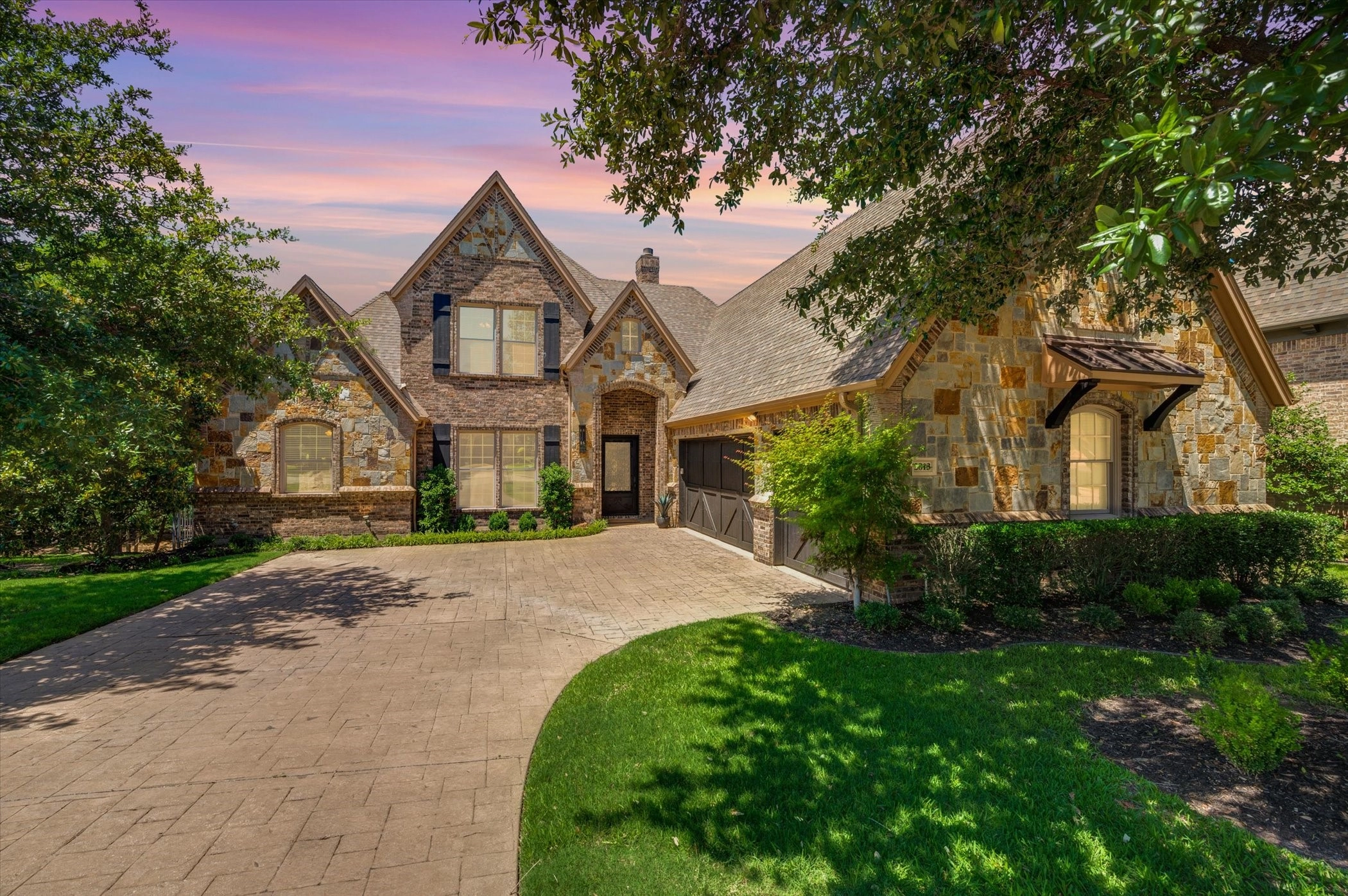 2813 Cotswold Ct  