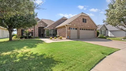 9709 Grandview Dr, Denton, TX 76207