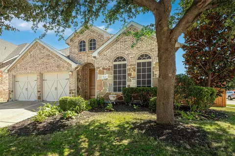 8304 Primrose Trl, Lantana, TX 76226