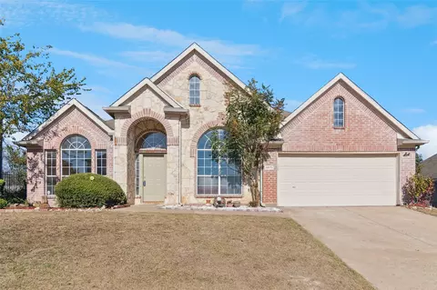 1071 Streamside Dr, Cedar Hill, TX 75104