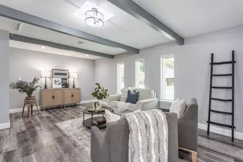 509 S Kirby St, Pilot Point, TX 76258