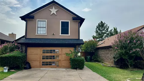 924 S Old Orchard Ln, Lewisville, TX 75067