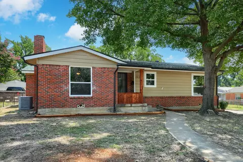 2437 Maryel Dr, Fort Worth, TX 76112