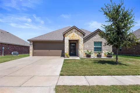 1531 Woodlake Dr, Waxahachie, TX 75165