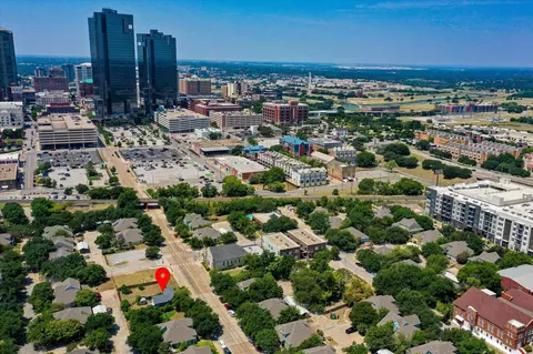 908 E 3rd St, Fort Worth, TX 76102