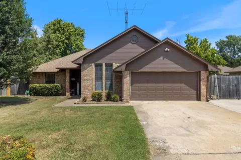 6075 Misty Gln, Reno, TX 75462