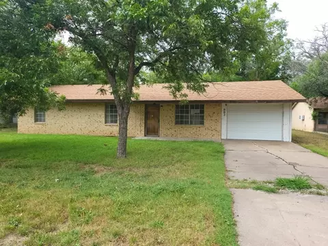 802 S Main St, Eden, TX 76837