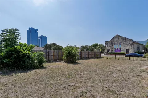 904 E 3rd St, Fort Worth, TX 76102 photo 8