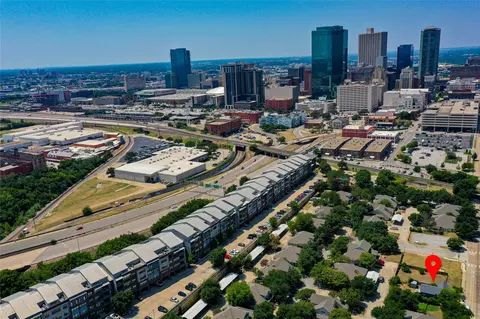 904 E 3rd St, Fort Worth, TX 76102