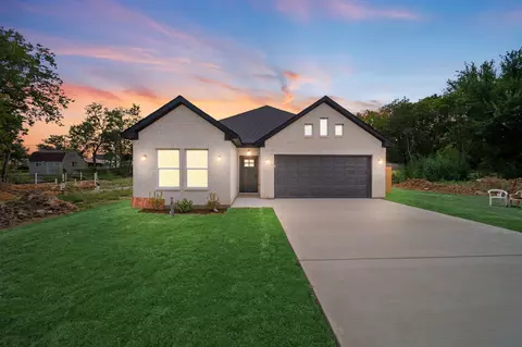 1305 N Breckenridge St, Ennis, TX 75119