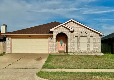 5715 Magnum Dr, Arlington, TX 76018