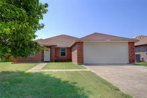 2005 W Grove Ln, Grand Prairie, TX 75052
