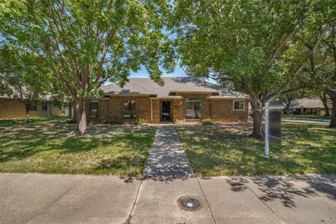 4900 Country Club Dr, Mesquite, TX 75150