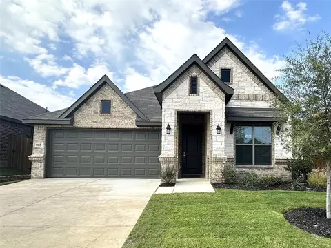 905 Eloise Ln, Cleburne, TX 76033