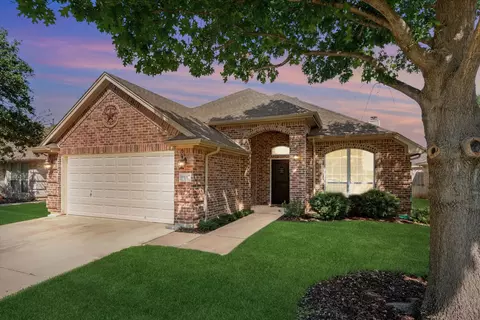 9137 Autumn Falls Dr, Fort Worth, TX 76118