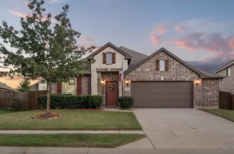 505 Amber Ln, Aubrey, TX 76227