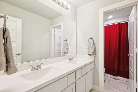 Bath - 1820 Harrier Ln, Argyle, TX 76226 photo 5 of 6