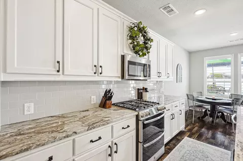 Kitchen - 1820 Harrier Ln, Argyle, TX 76226 photo 5 of 5