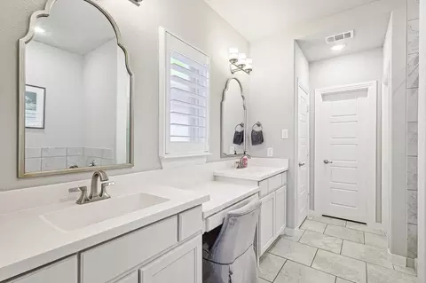 Bath - 1820 Harrier Ln, Argyle, TX 76226 photo 1 of 6