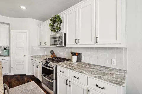 Kitchen - 1820 Harrier Ln, Argyle, TX 76226 photo 3 of 5