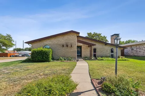 3202 Flagstone Dr, Garland, TX 75044