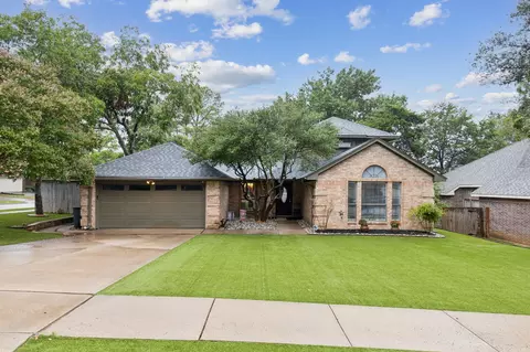 2401 Whitney Ln, Grapevine, TX 76051