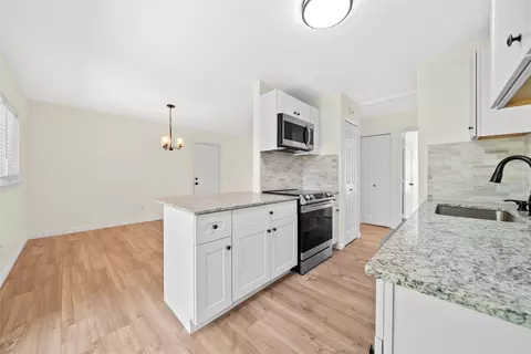 2751 Cartwright St, Irving, TX 75062 photo 8