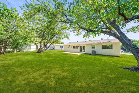 2751 Cartwright St, Irving, TX 75062 photo 23