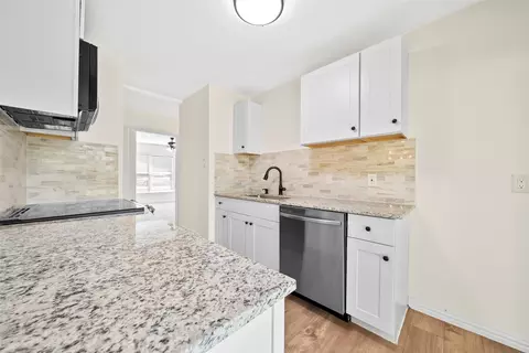 2751 Cartwright St, Irving, TX 75062 photo 7