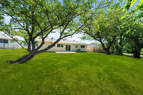 2751 Cartwright St, Irving, TX 75062 photo 24