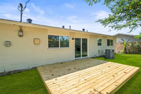 2751 Cartwright St, Irving, TX 75062 photo 25
